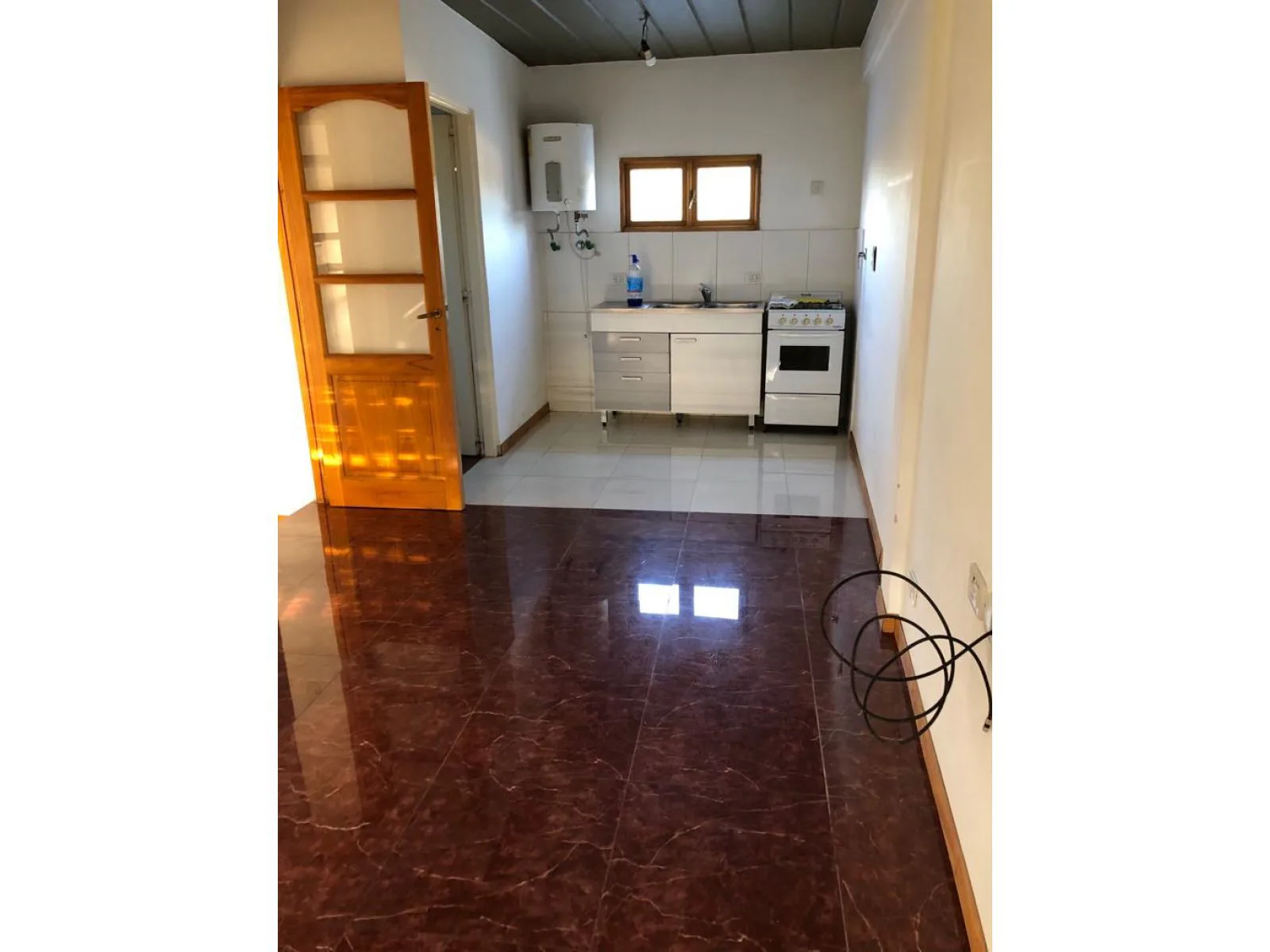 Departamento con Excelente ubicación!!! Calle Belgrano al 700 foto 2