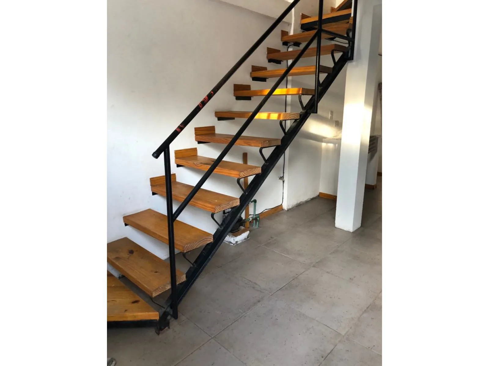 Departamento con Excelente ubicación!!! Calle Belgrano al 700 foto 3