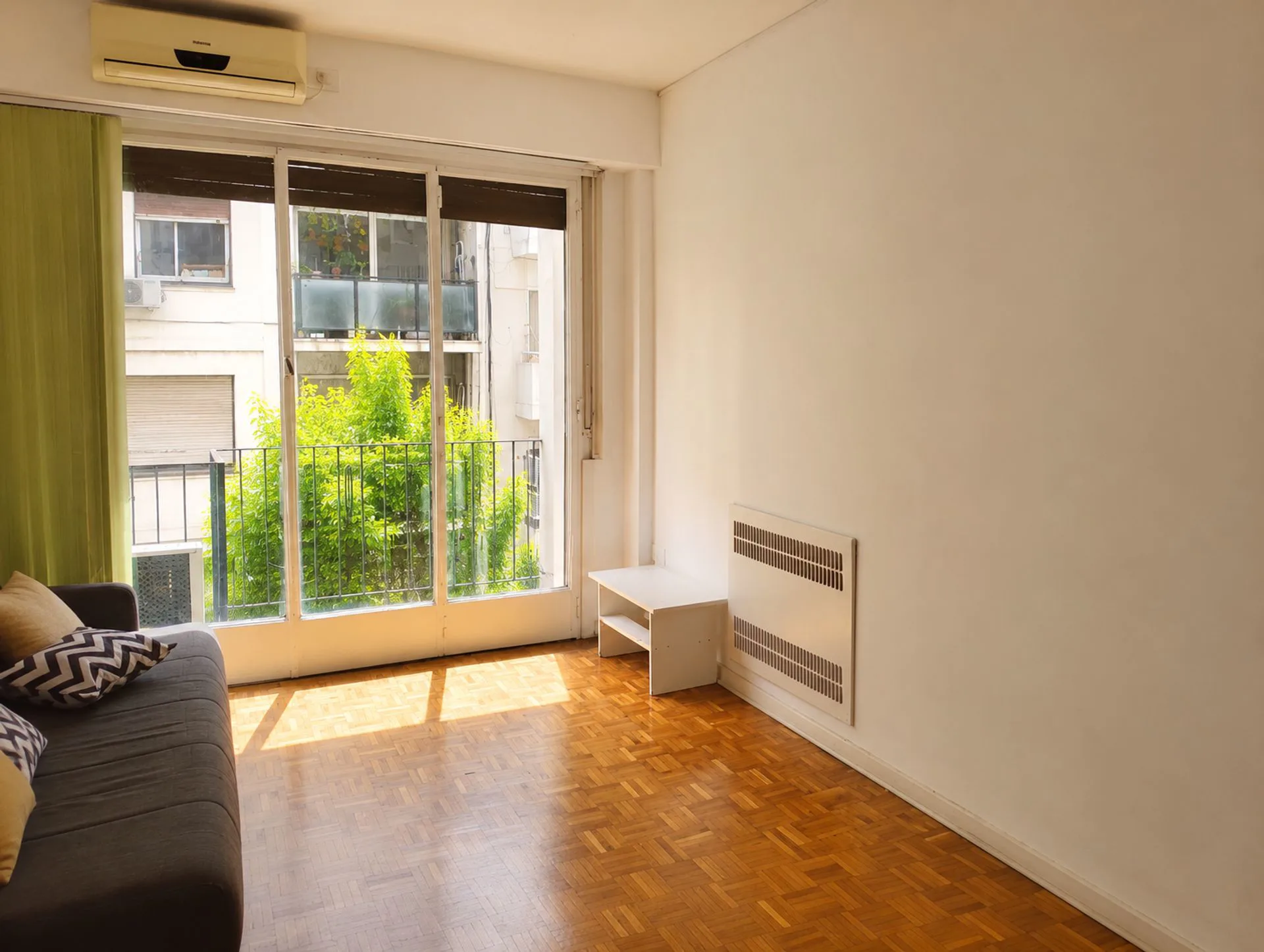 Retiroi Venta Apto Credito  con Balcon foto 3