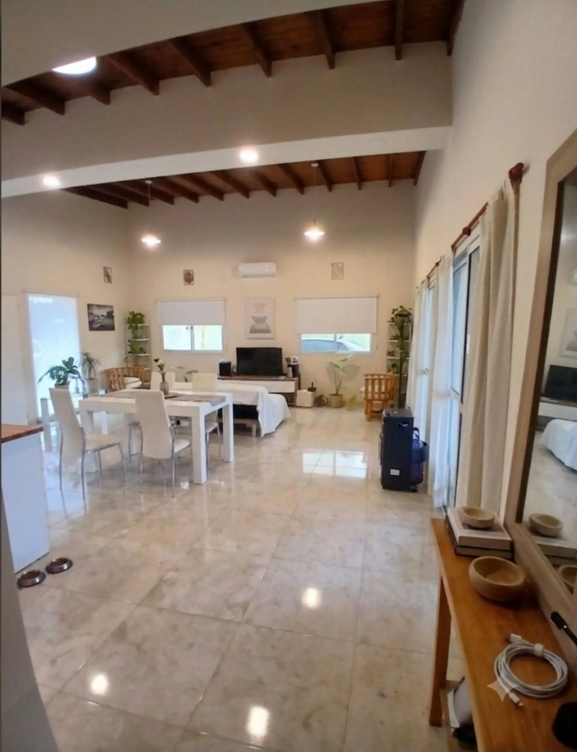 HERMOSA CASA EN BARRIO SEMICERRADO EN YEI PORA foto 3