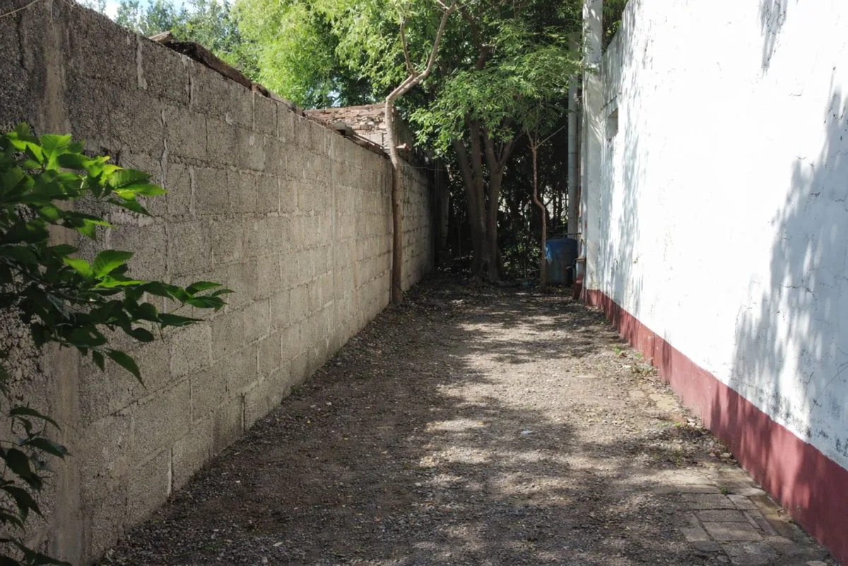 VENTA CASA METÁN: TERRENO CON CASA A REFACCIONAR foto 4