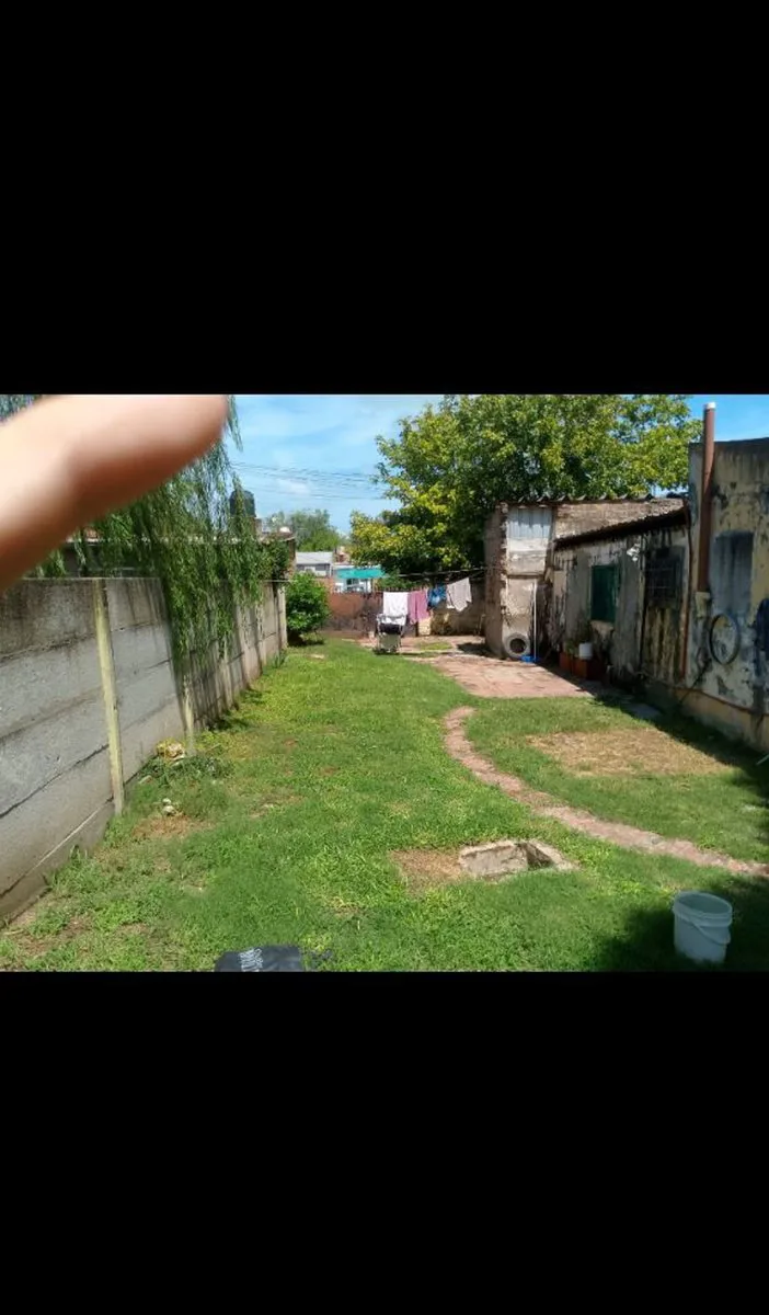 CASA CON GRAN TERRENO Y DEPOSITO A REFACCIONAR foto 5