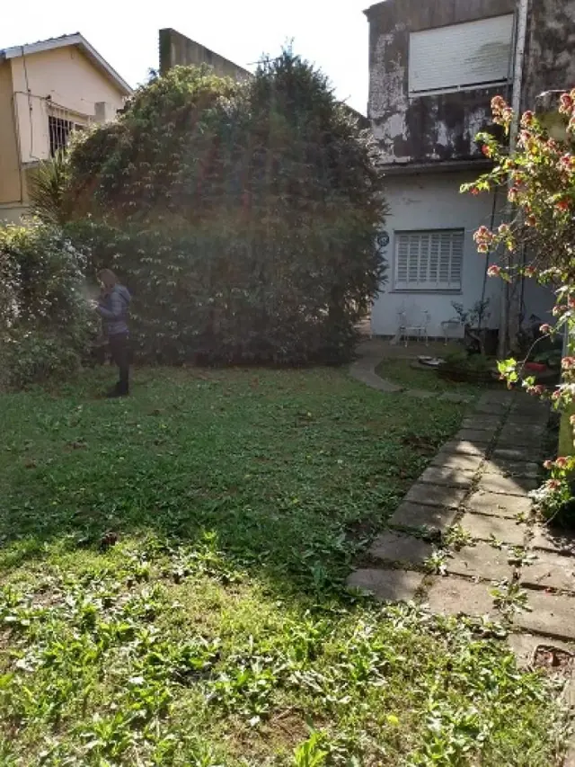 CASA / LOTE EN VENTA