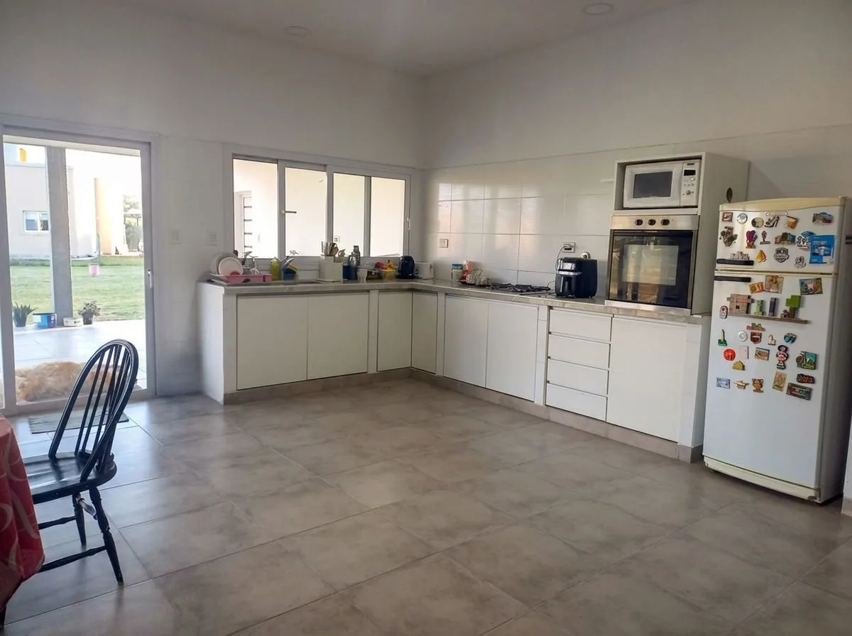 CASA EN VENTA B° PRIVADO LOS OLMOS CEERRILLOS foto 4