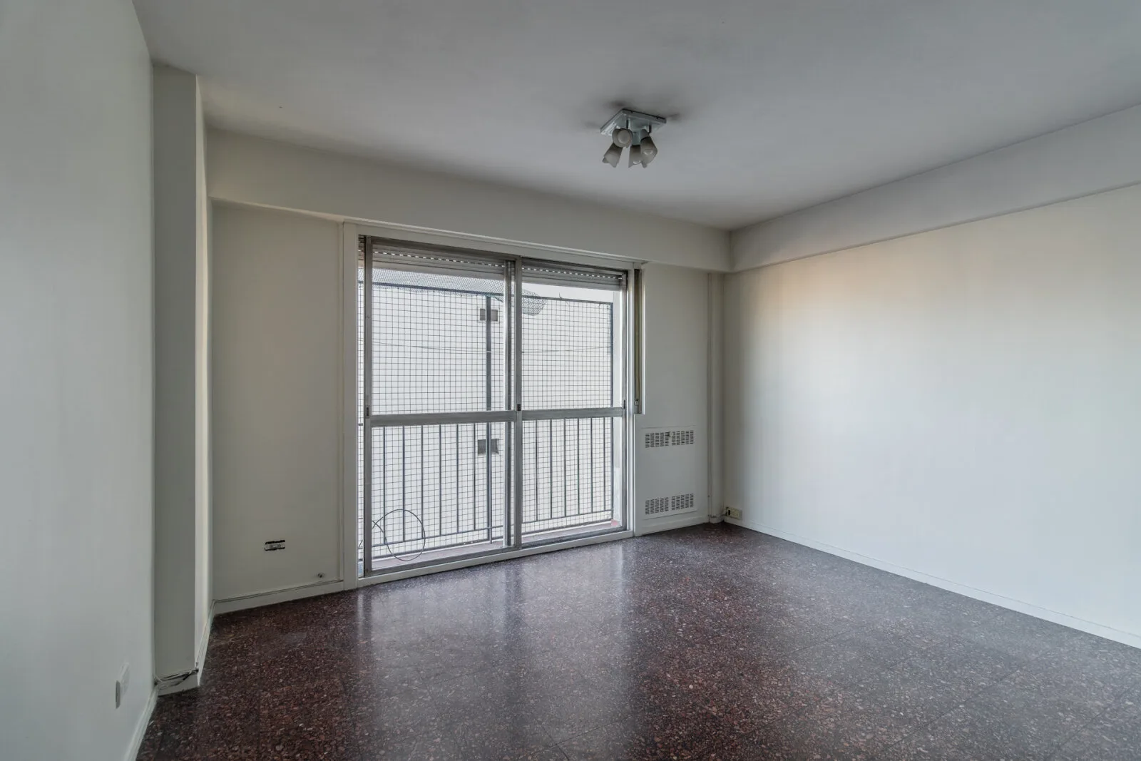 departamento de 3 Ambientes Luminoso con Cocheras y Baulera en Venta foto 4