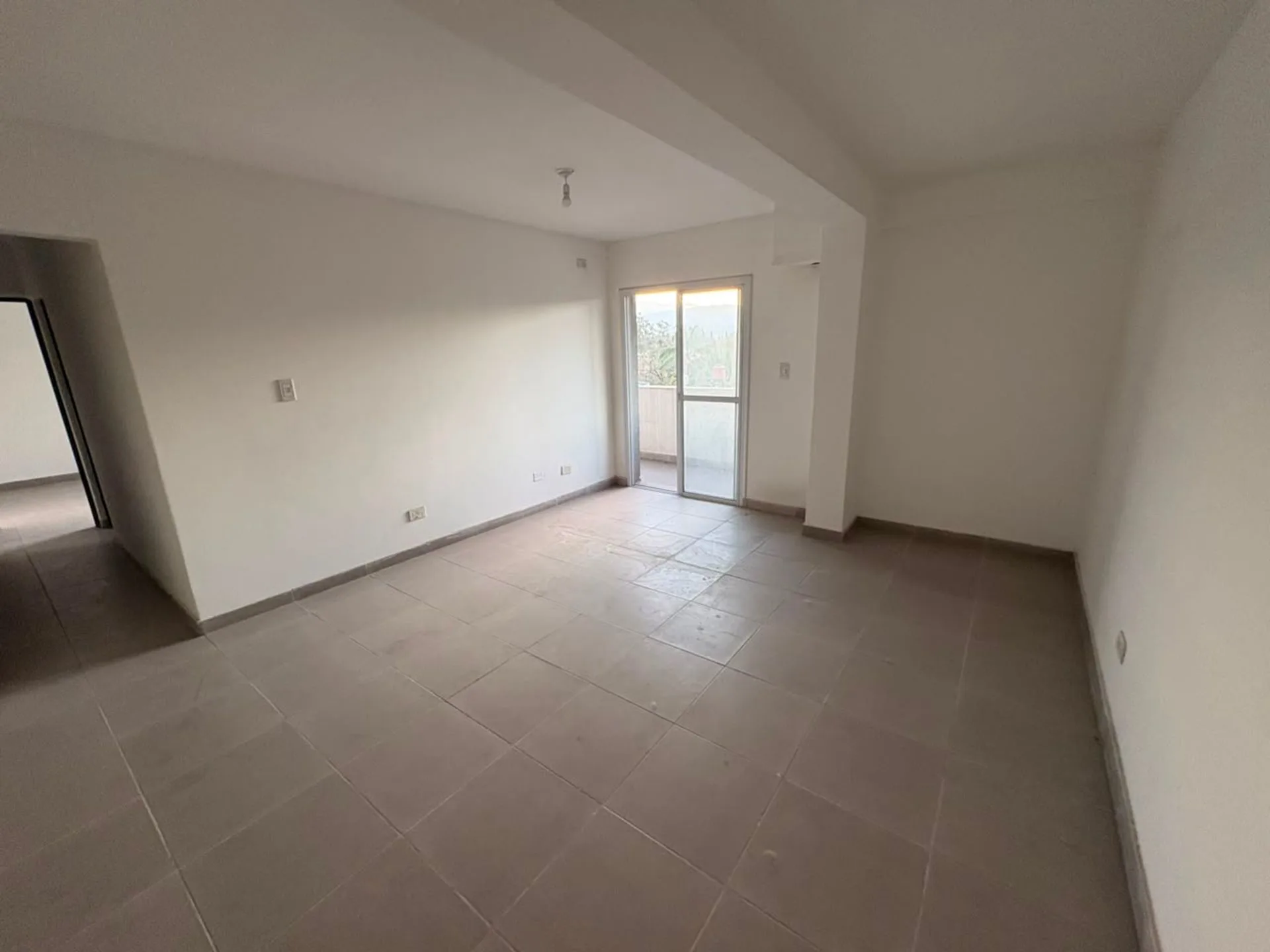 VENTA DEPARTAMENTO 2 HAB Y COCHERA A ESTRENAR foto 2