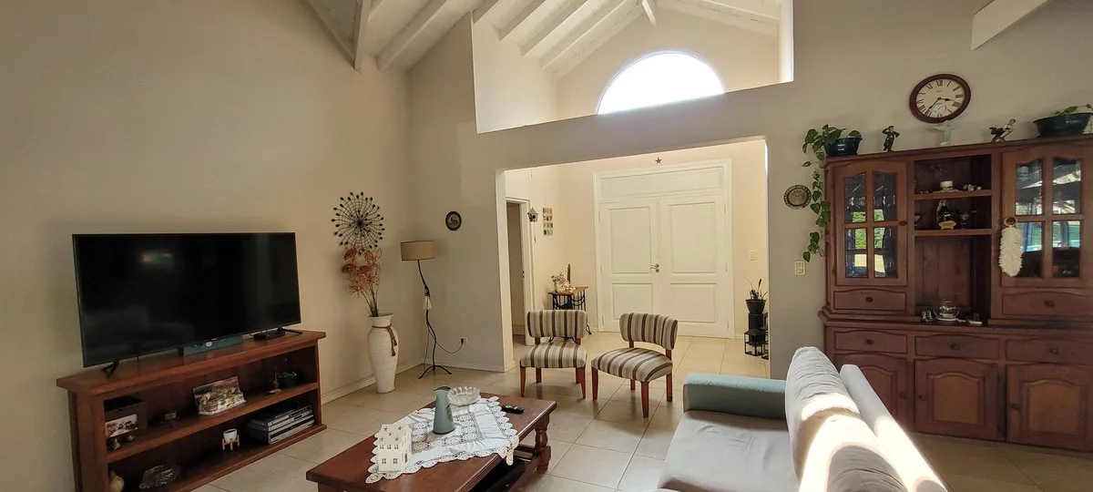 Hermosa casa en venta Barrio del Buen Retiro Pilar foto 2
