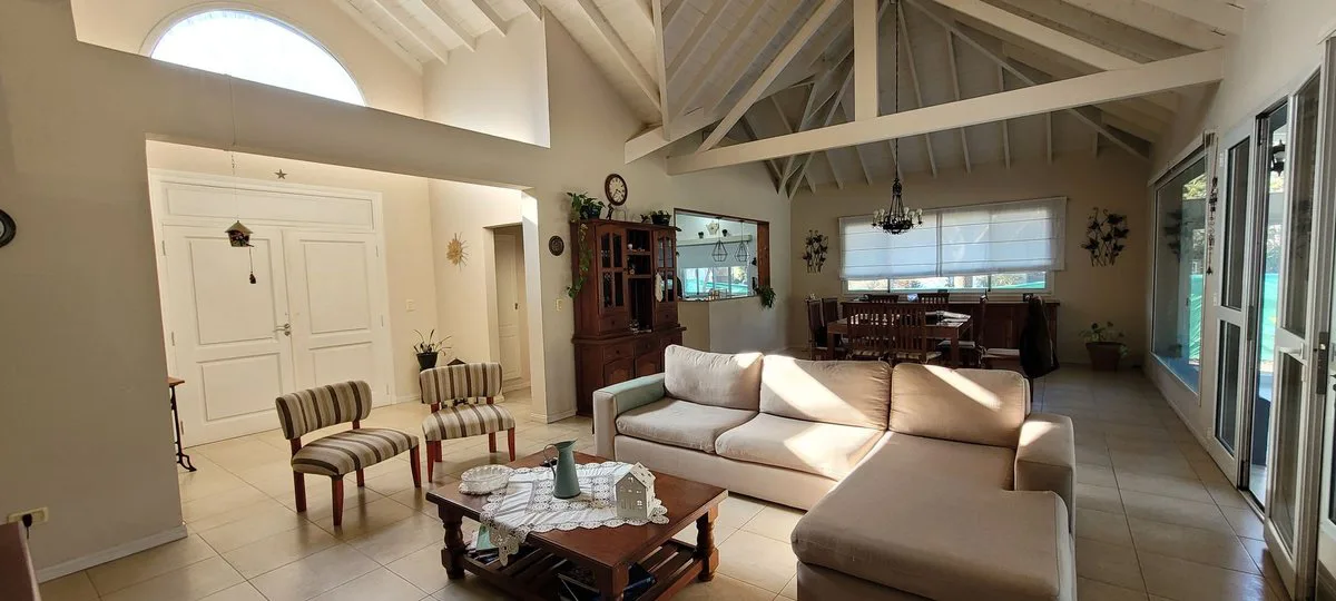 Hermosa casa en venta Barrio del Buen Retiro Pilar foto 3