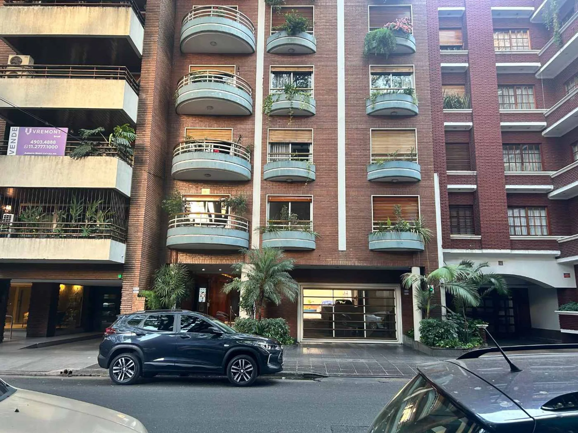 VENTA 4 AMBIENTES EN CABALLITO CON DOS COCHERAS