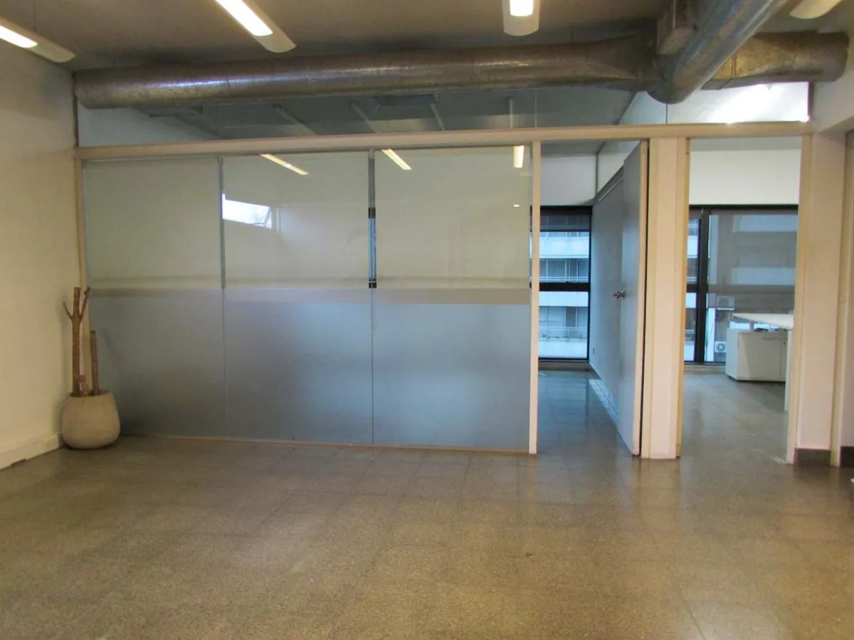 VENTA OFICINA CON COCHERA NUÑEZ foto 3