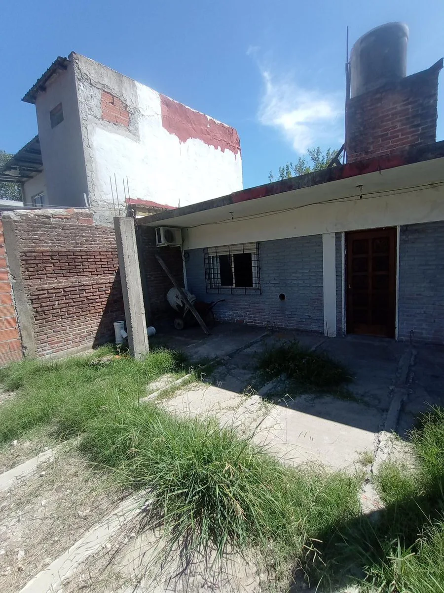 Venta Casa terreno 2 ambientes en Castelar foto 5