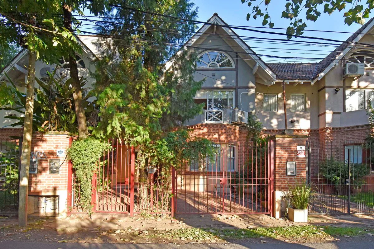 Triplex de 3 dormitorios, jardin y vista al SIC foto 2