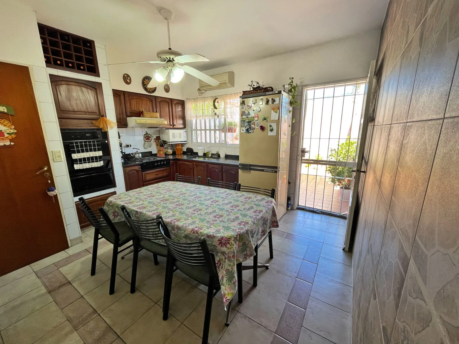 VENTA TRIPLEX SIN EXPENSAS / PARQUE AVELLANEDA / 5 AMBIENTES / CON PATIO / APTO CREDITO HIPOTECARIO foto 5