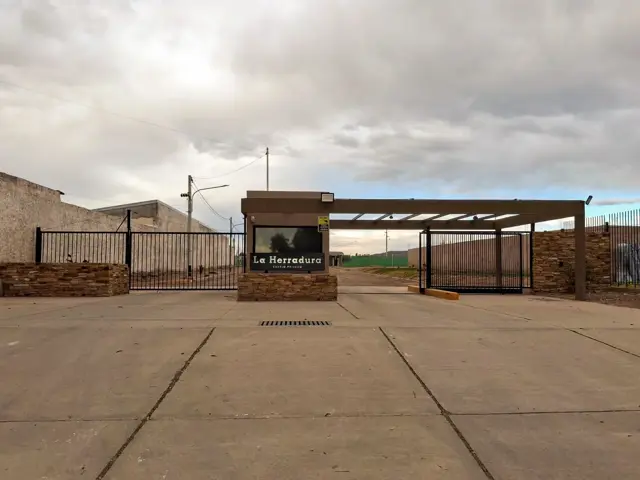 EXCELENTE LOTE CENTRAL DE 300M2 B PRIVADO LA HERRADURA, CALLE VIDELA ARANDA, CRUZ DE PIEDRA, MAIPU.