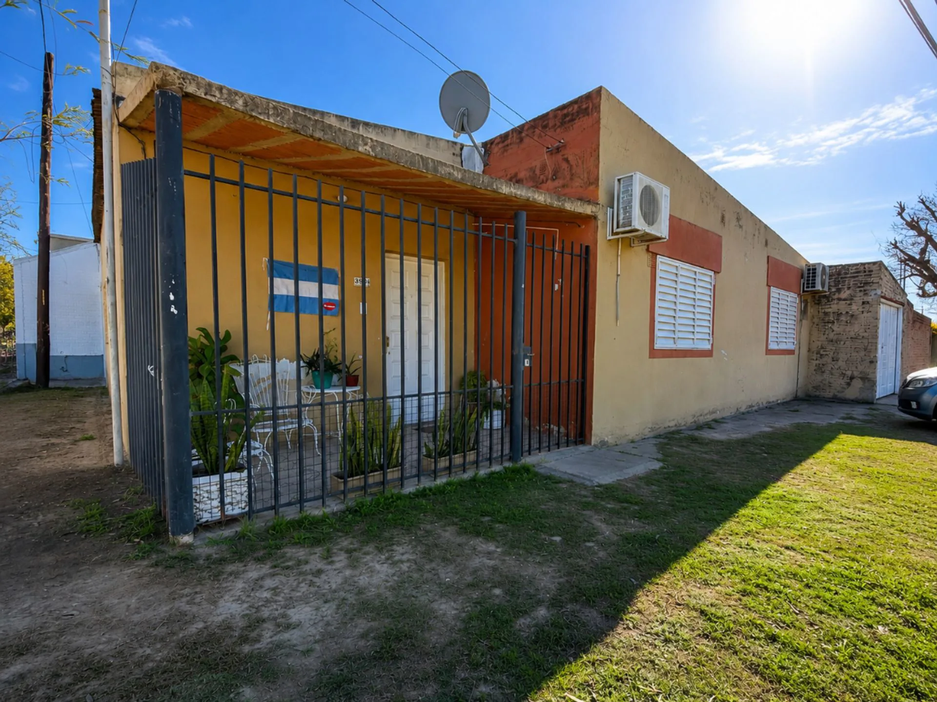 Venta de casa Ideal para familia!!! Buena zona!!! foto 2