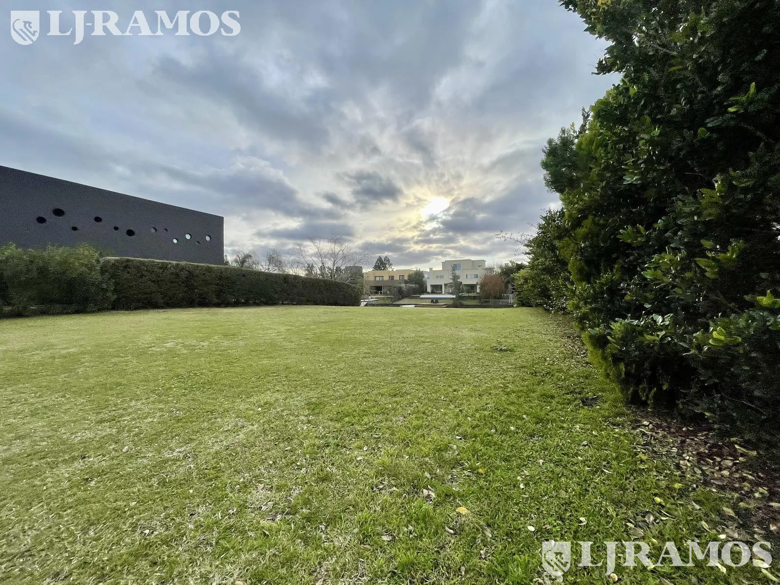 Lote al LAGO en venta en Cabos del Lago - Nordelta. foto 2