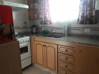 EXCELENTE DEPARTAMENTO DE 2 AMBIENTES EN EL CENTRO DE LA CIUDAD DE MIRAMAR!!! foto 2