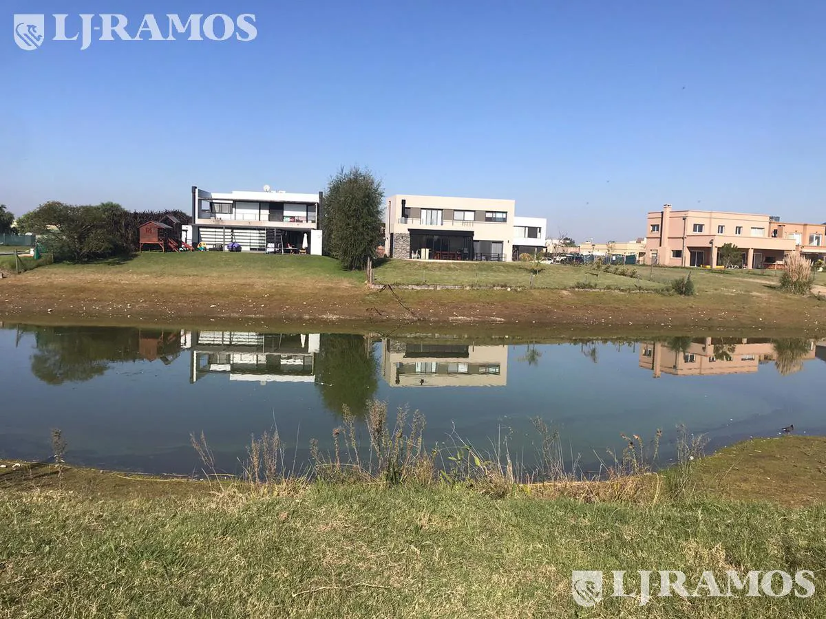 Casa con vista al agua en El Cantón Norte foto 3