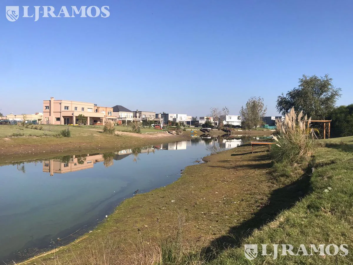 Casa con vista al agua en El Cantón Norte foto 4