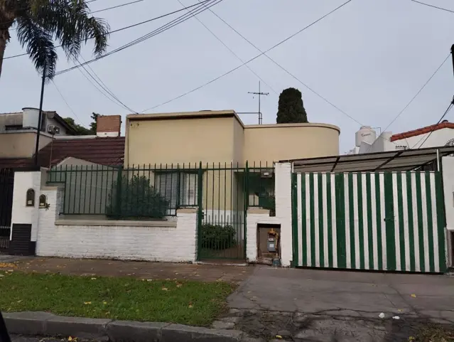 VENTA CASA MULTIFAMILIAR.