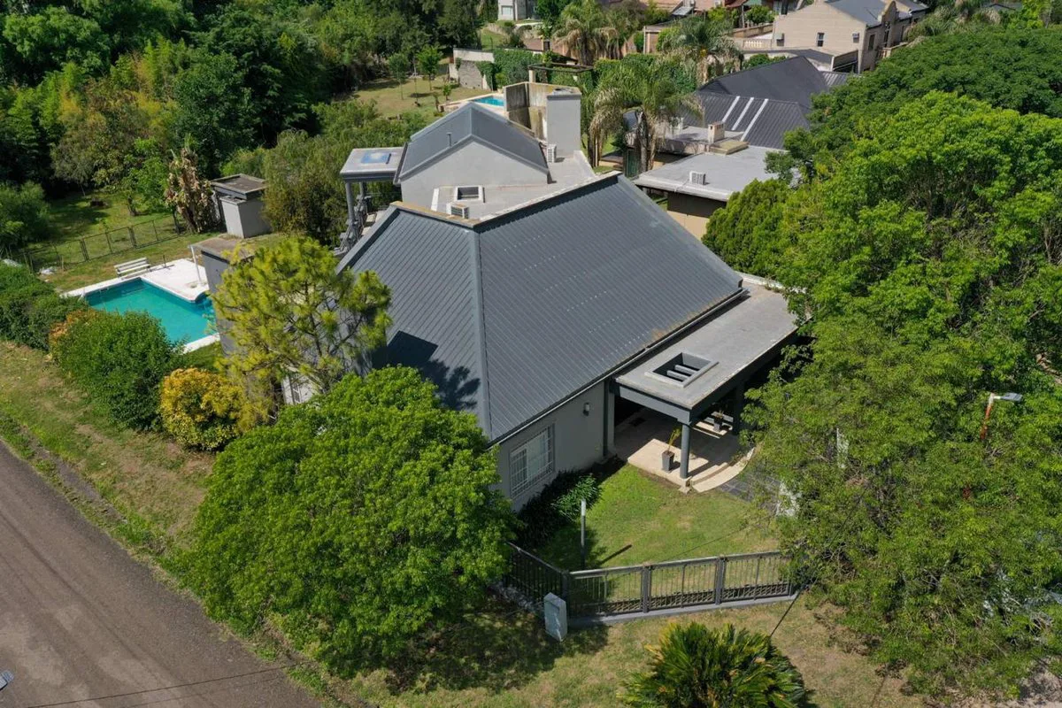 Hermosa gran casa con pileta en zona norte, Paraná foto 2