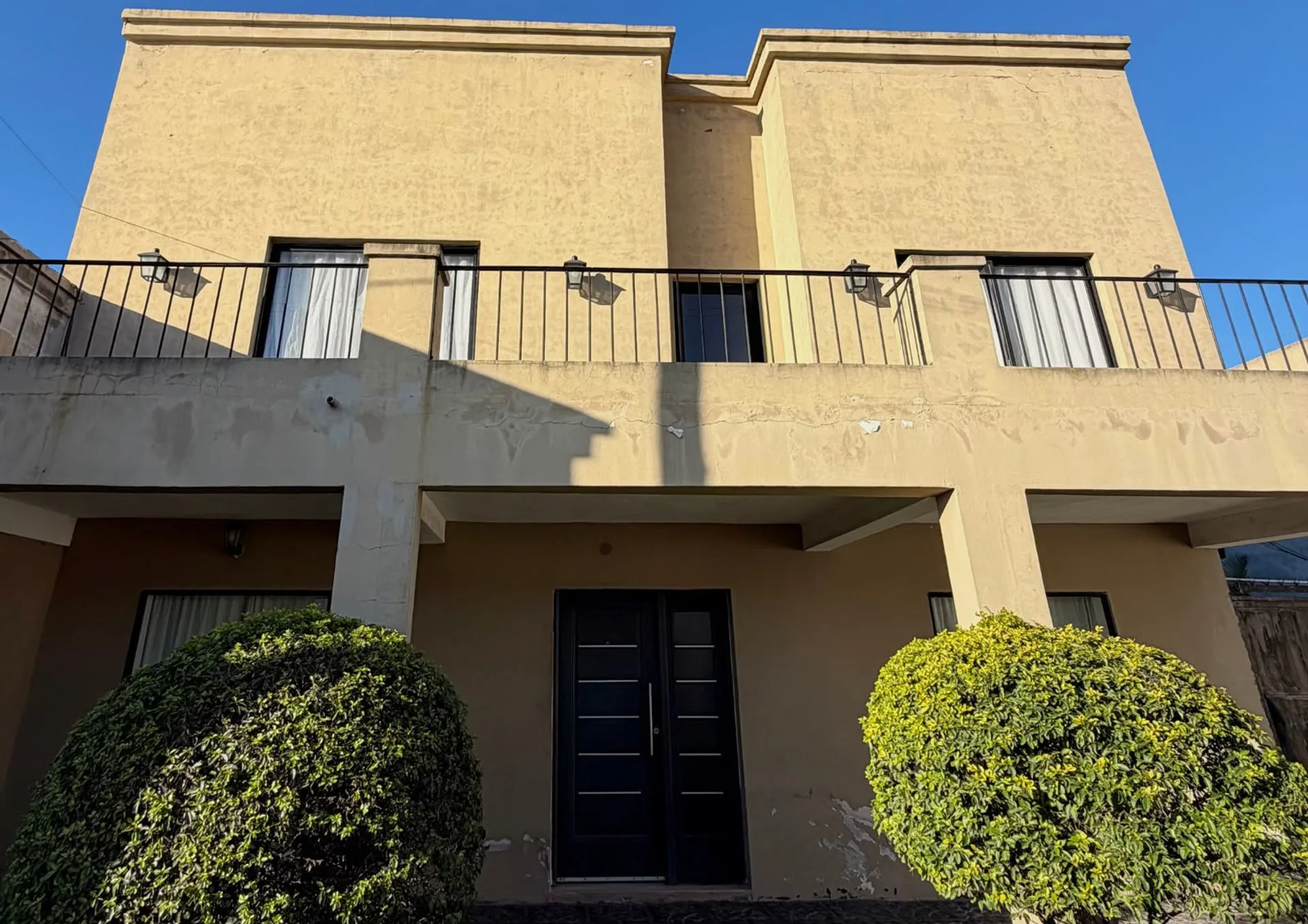 VENTA DE CASA EN ESQUINA CORRIENTES