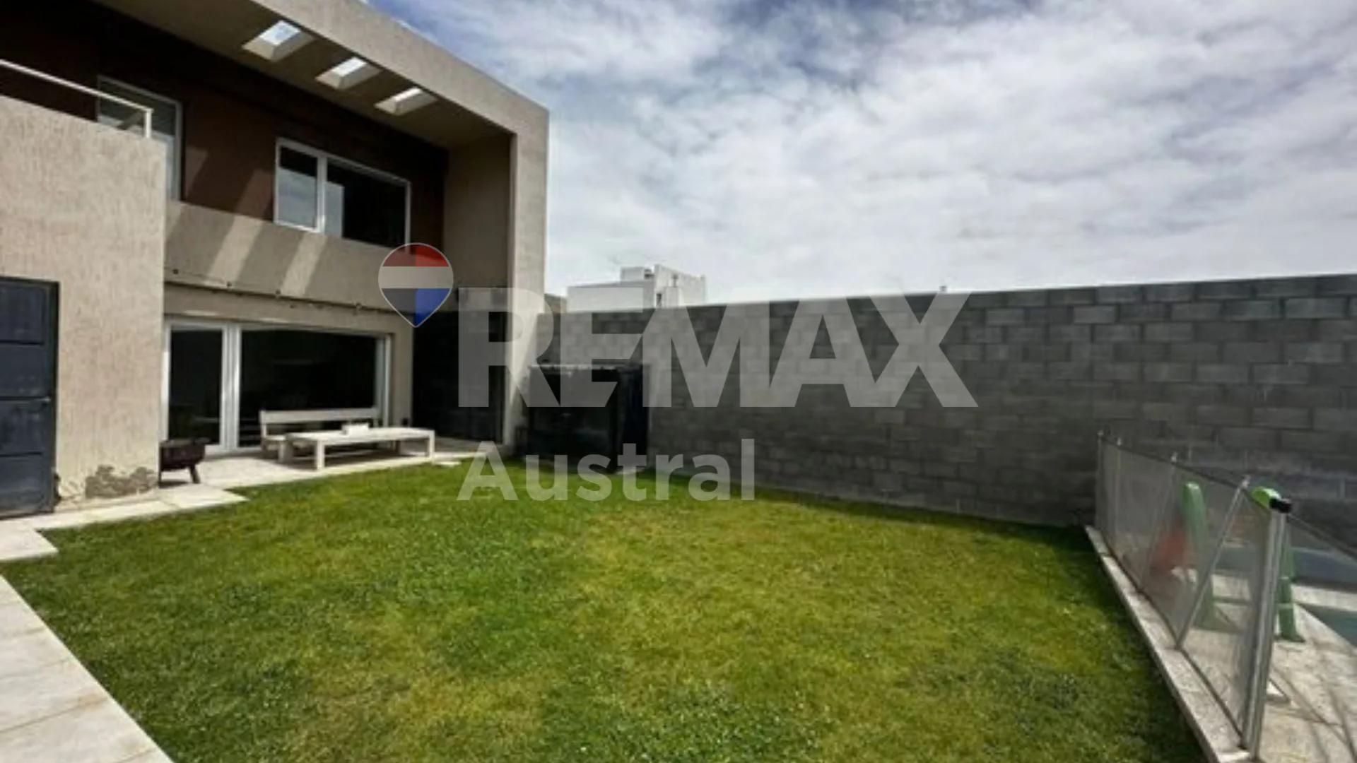 ALQUILER CASA 3 DORM TIERRA JOVEN PILETA Y QUINCHO foto 4