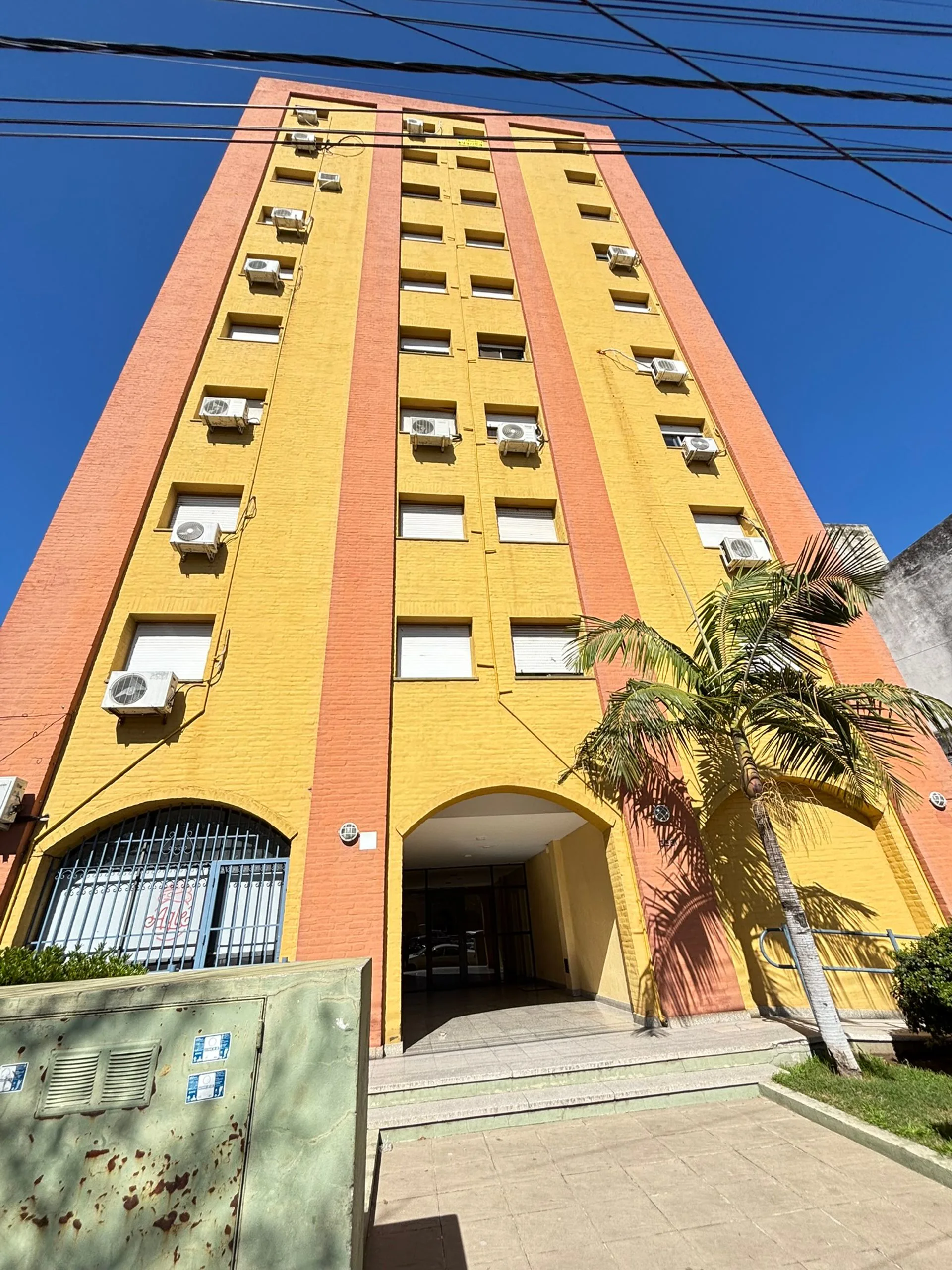 Venta Departamento 3 dormitorios y cochera foto 2