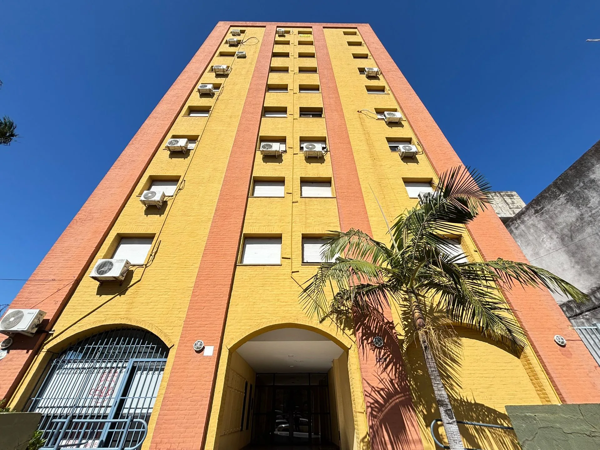 Venta Departamento 3 dormitorios y cochera foto 3