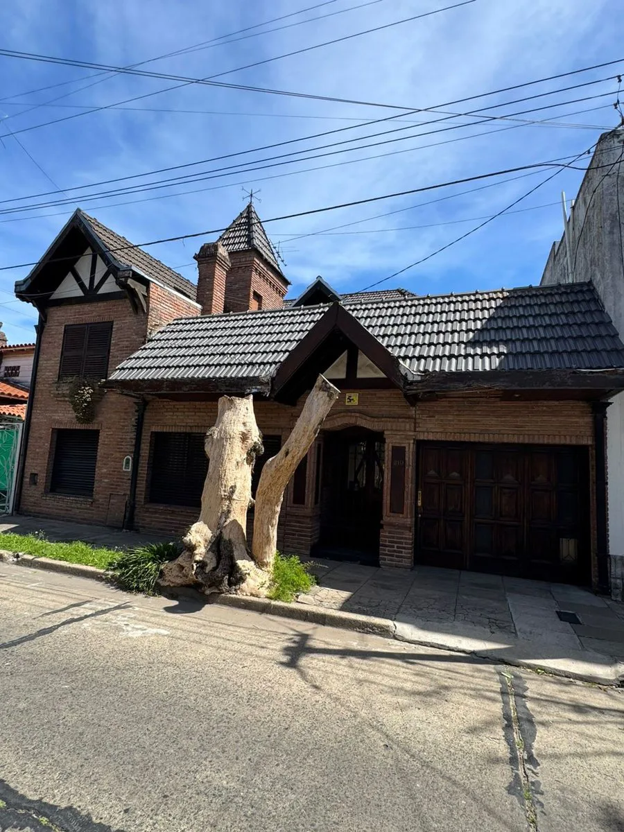 VENTA CASA 5 AMBIENTES HAEDO NORTE foto 3