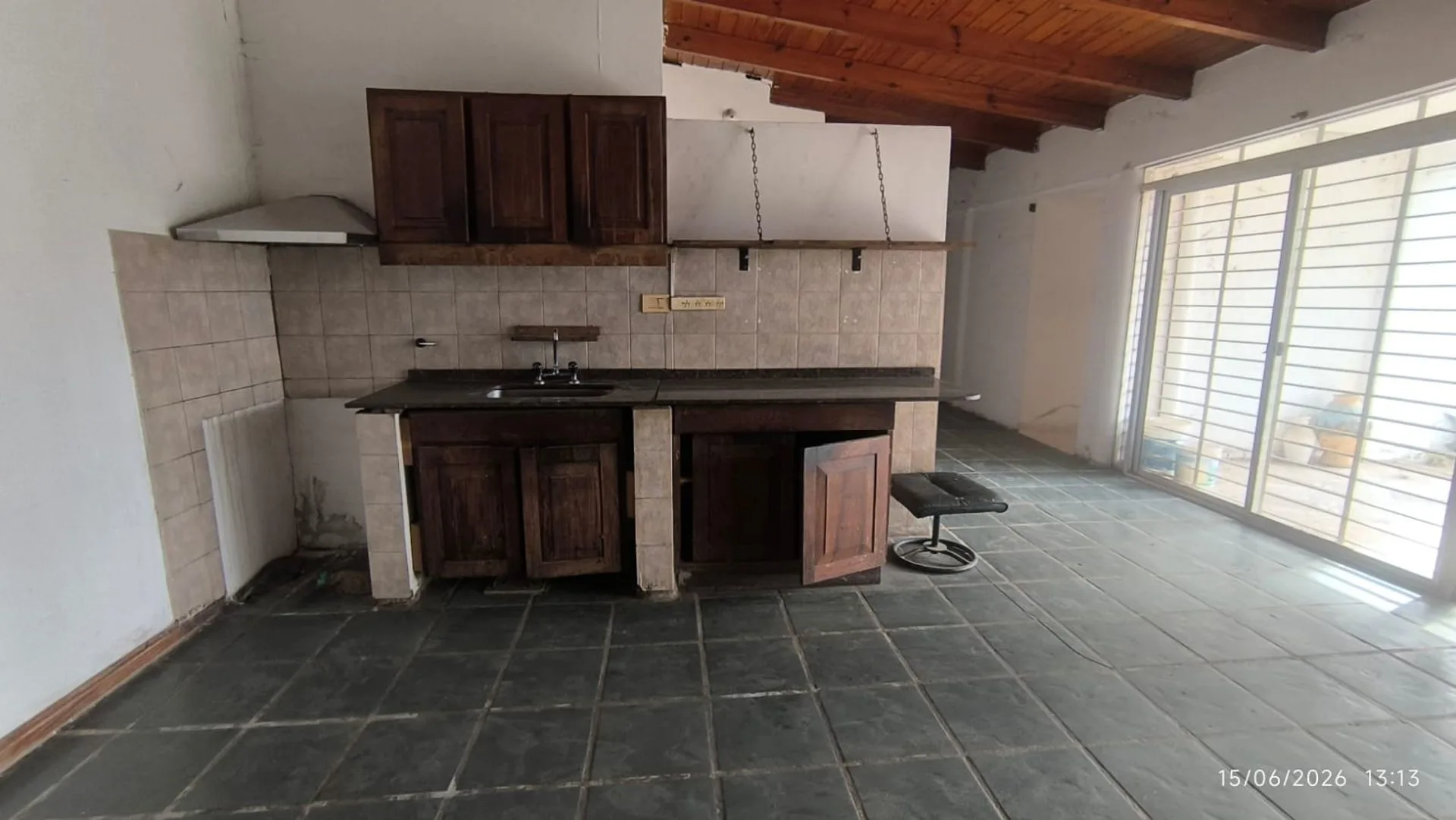 SE VENDE AMPLIA CASA  3 DORMITORIOS EN SAN iGNACIO foto 3