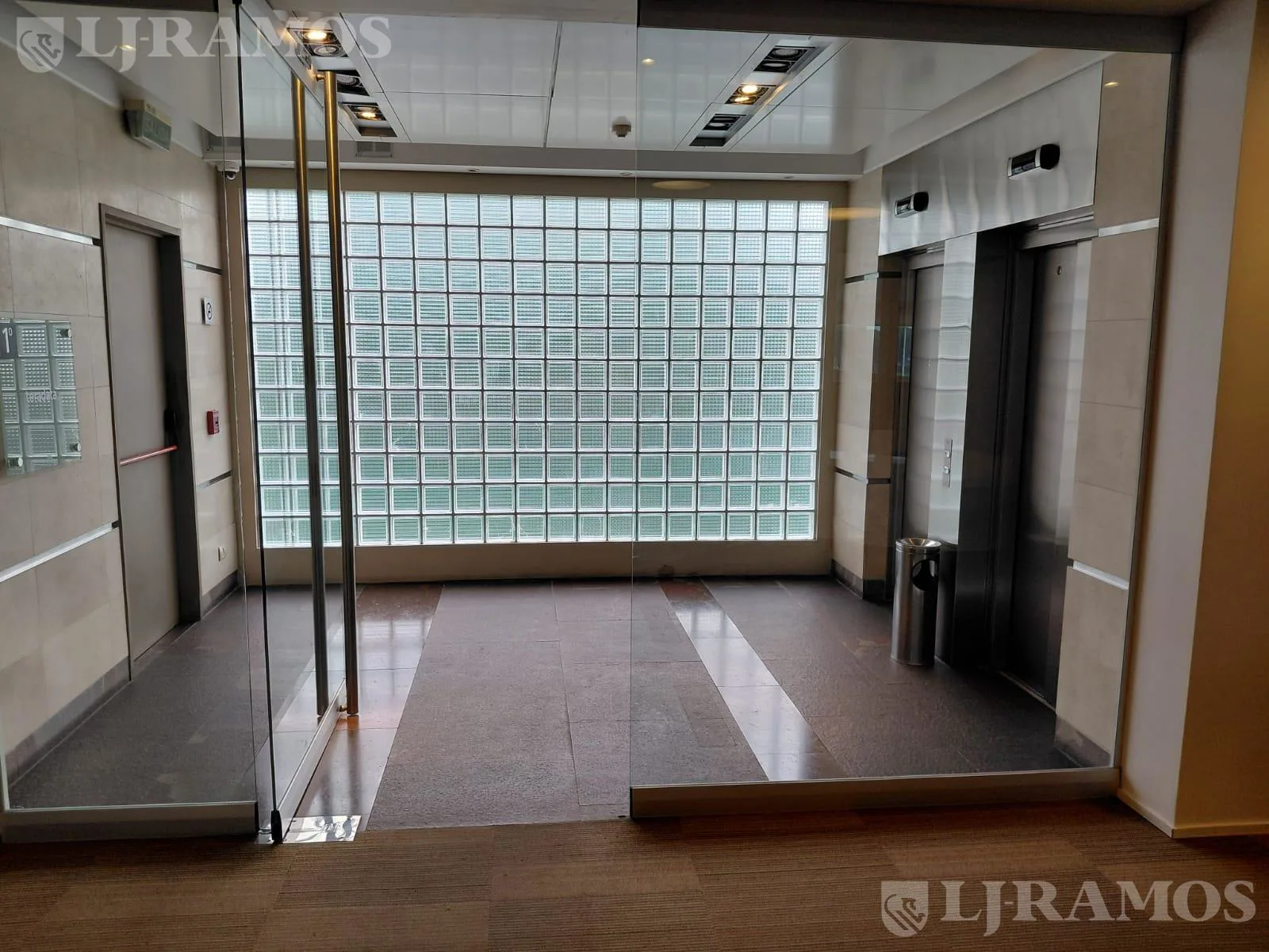 Alquiler de oficina de 580 m2 en Vicente López foto 4