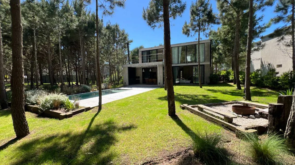 CASA 4 AMBIENTES COSTA ESMERALDA foto 3