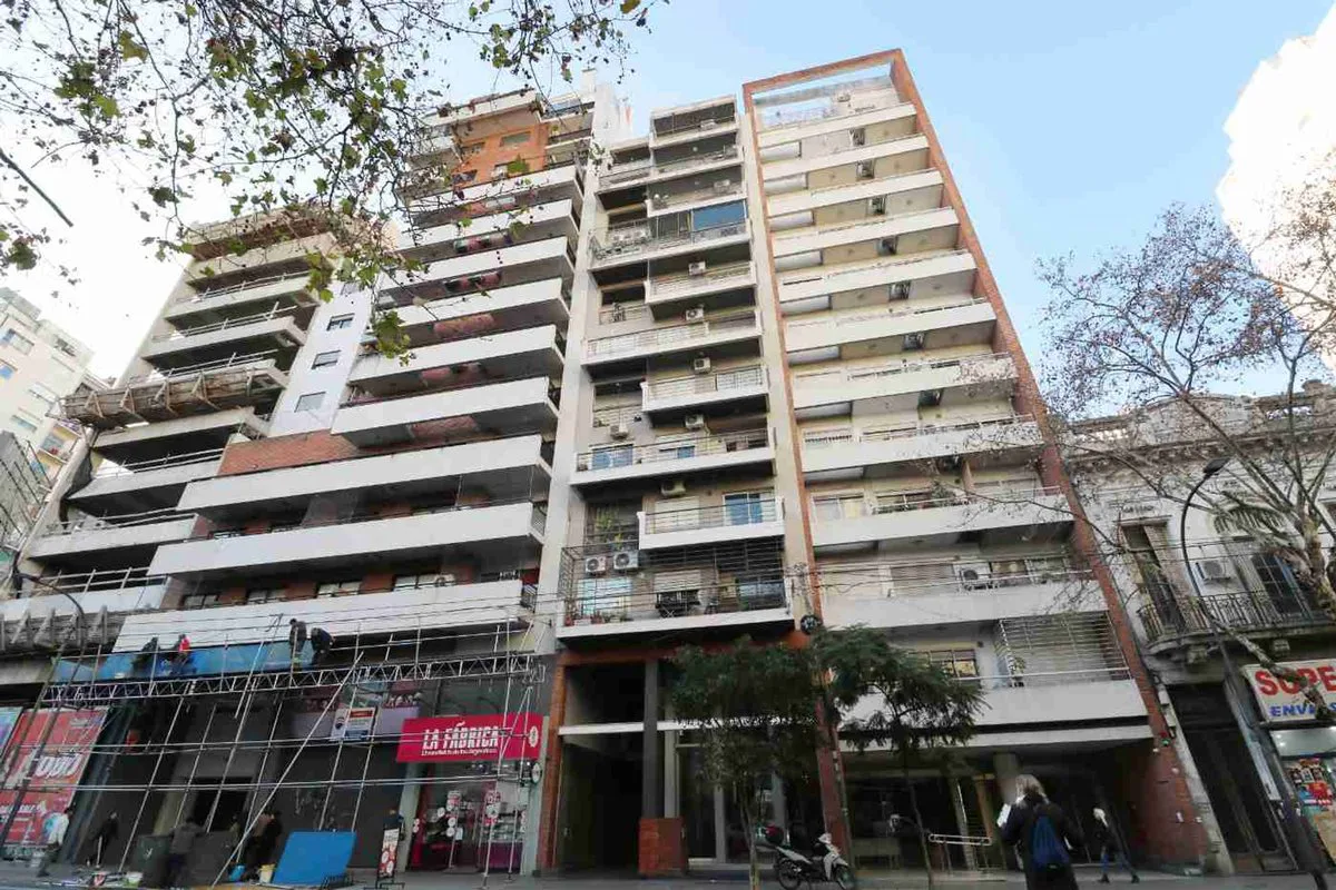 VENTA DEPARTAMENTO 4 AMBIENTES ALMAGRO ,LUMINOSO. foto 3