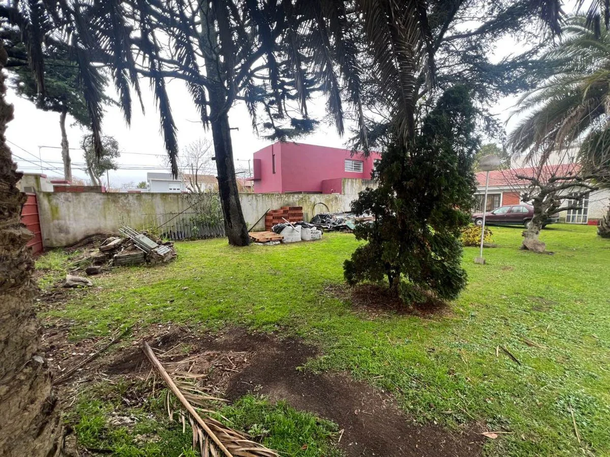 TERRENO EN VENTA LAS FAROLAS BARRIO PARQUE LURO foto 2