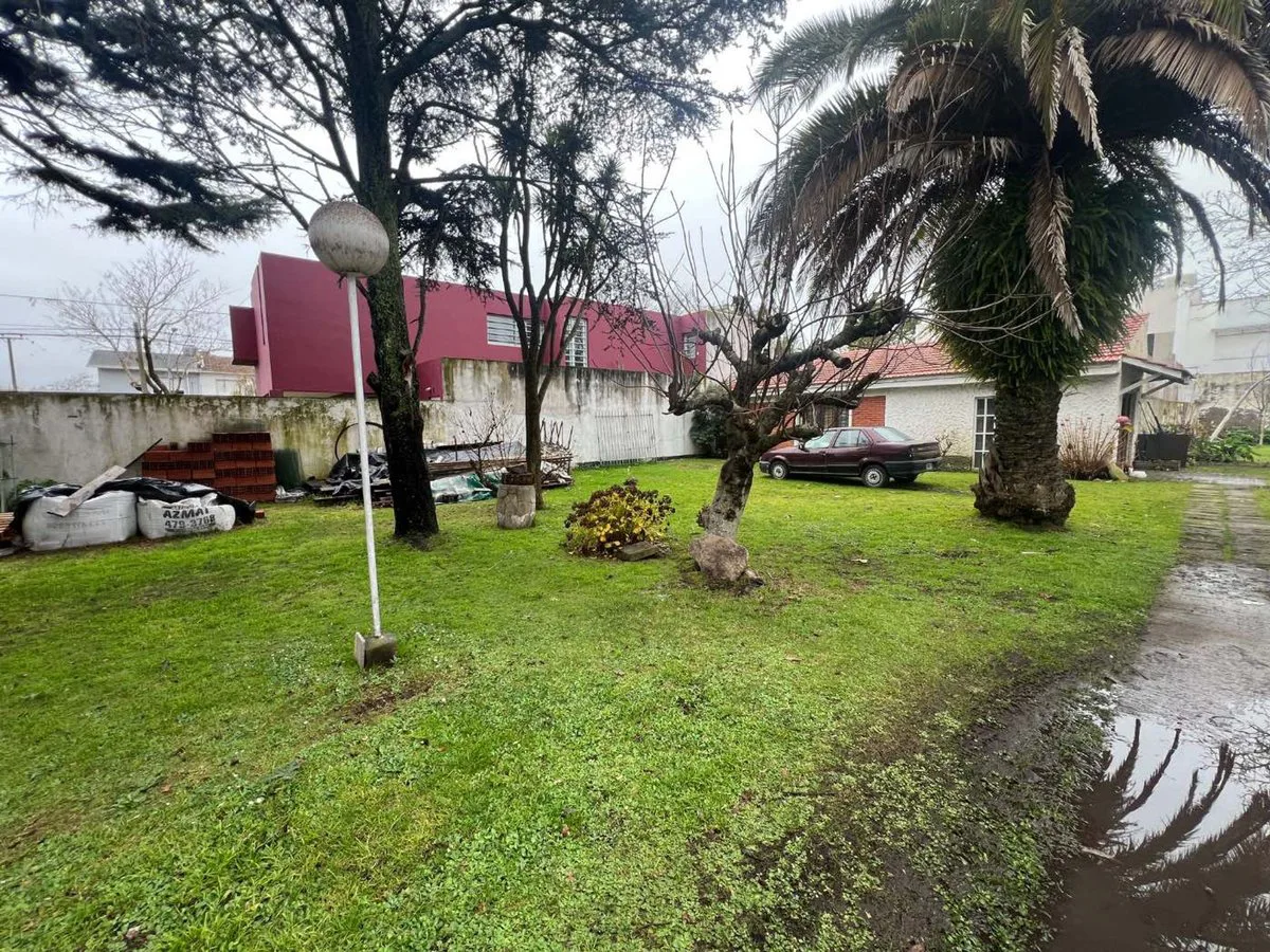 TERRENO EN VENTA LAS FAROLAS BARRIO PARQUE LURO foto 3