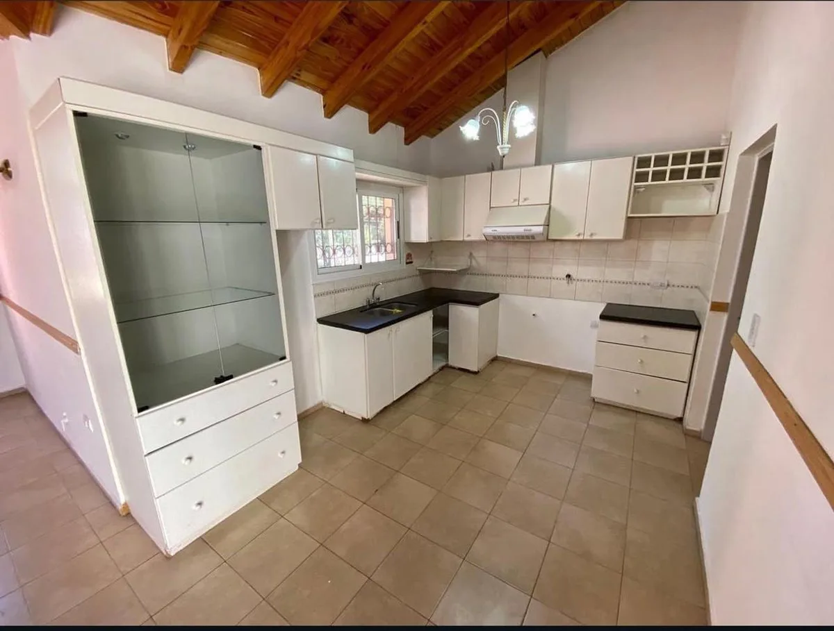 VENTA DE DEPTO 2D PLANTA ALTA S/ACC. ESTE, MAIPU foto 2