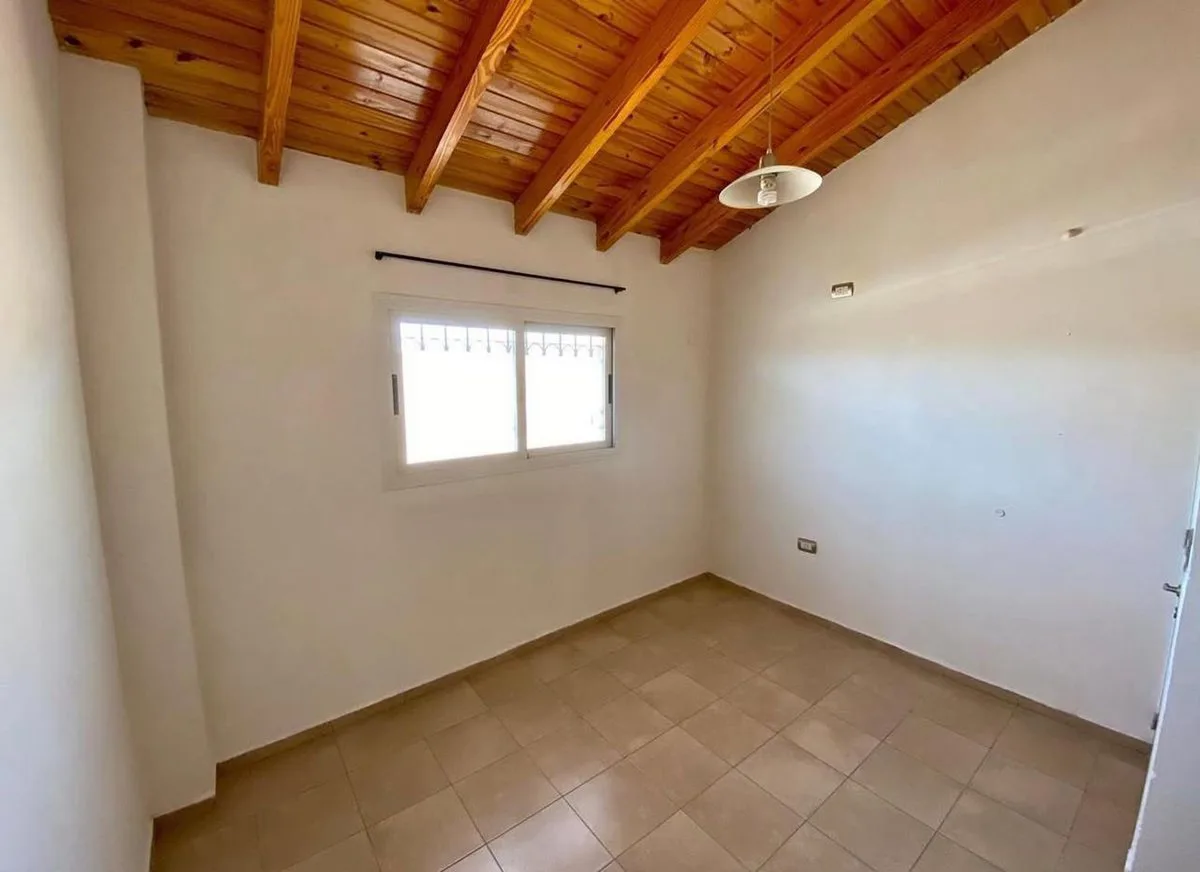 VENTA DE DEPTO 2D PLANTA ALTA S/ACC. ESTE, MAIPU foto 5