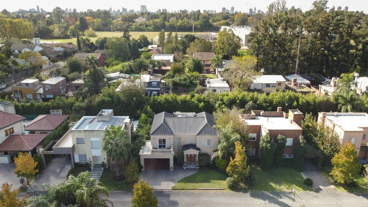 VENTA CASA DE 6 AMB, EN SAN MIGUEL, BARRIO CERRADO foto 5