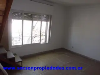 V560 Ramos Mejia Venta amplio PH 4-5 amb. con terraza foto 1