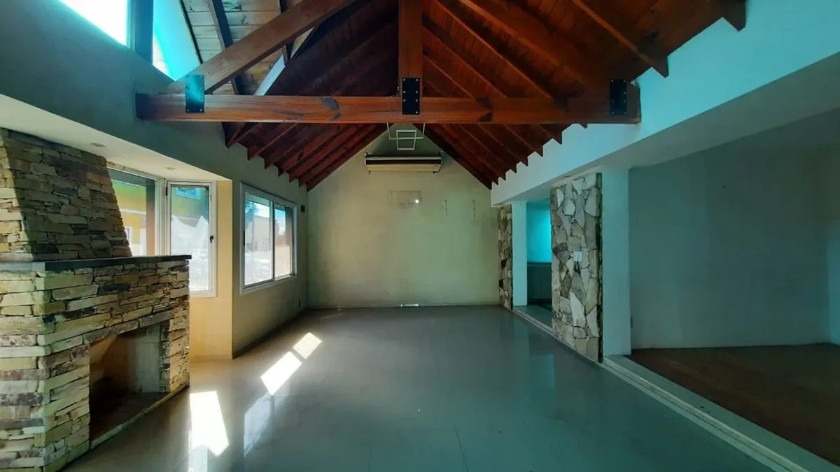 CASA EN VENTA 3 AMB JOSE C PAZ A RECICLAR foto 2