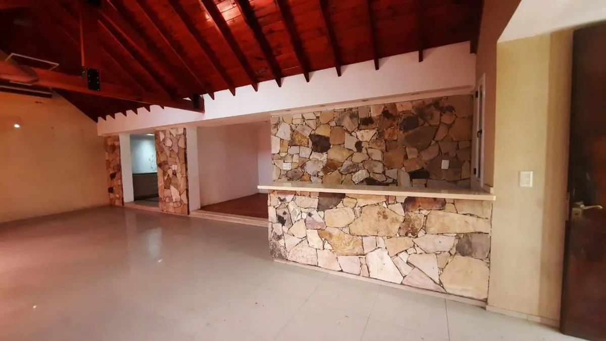 CASA EN VENTA 3 AMB JOSE C PAZ A RECICLAR foto 3