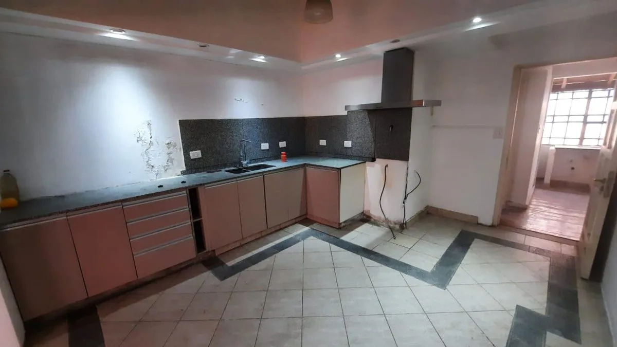 CASA EN VENTA 3 AMB JOSE C PAZ A RECICLAR foto 4