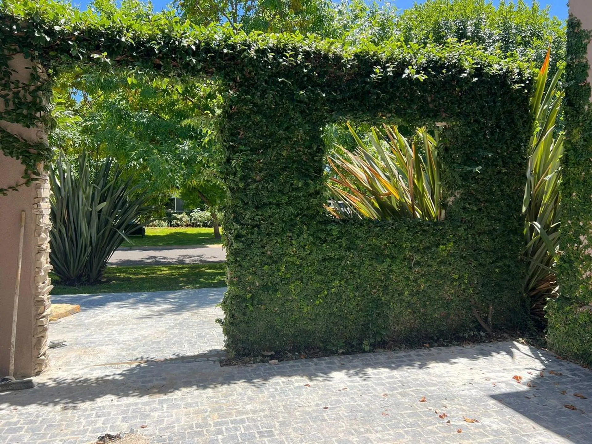 VENTA CASA EL ENCUENTRO CON PILETA foto 3