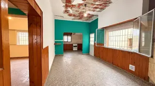 VENTA DE CASA CON GRAN PATIO VERDE + DEPARTAMENTO1 DORMITORIO, C. MALLEA N°900, BAHÍA BLANCA foto 3