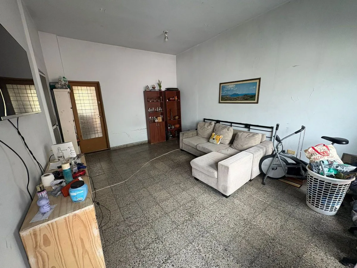 VENTA CASA 4 AMBIENTES COCHERA TERRAZA LA TABLADA foto 5