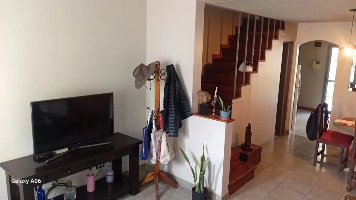VENTA IMPECABLE DUPLEX 3 AMB. EN ARCOS DEL OESTE foto 3