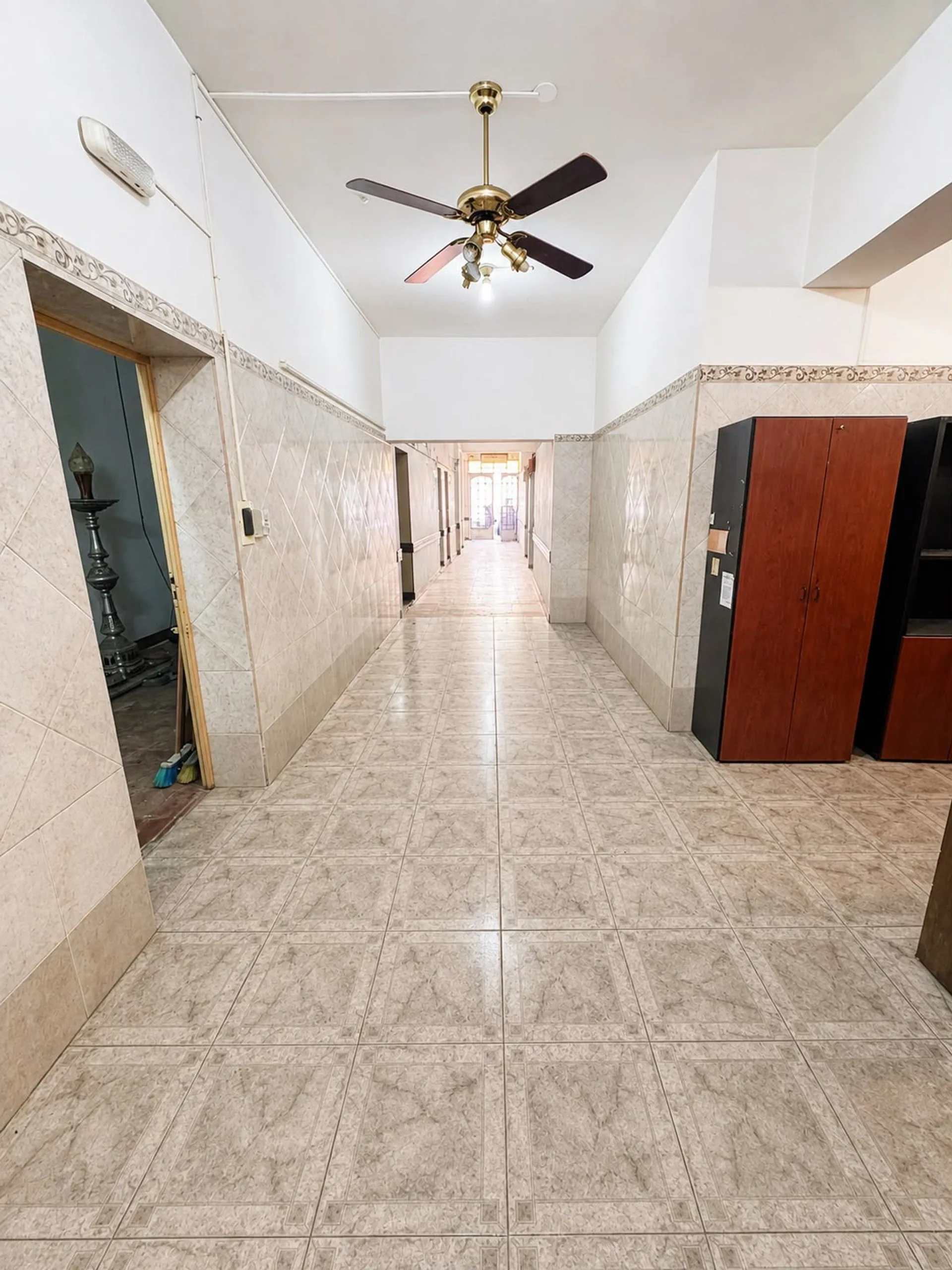 VENTA AMPLIO LOCAL COMERCIAL MONTEROS foto 3
