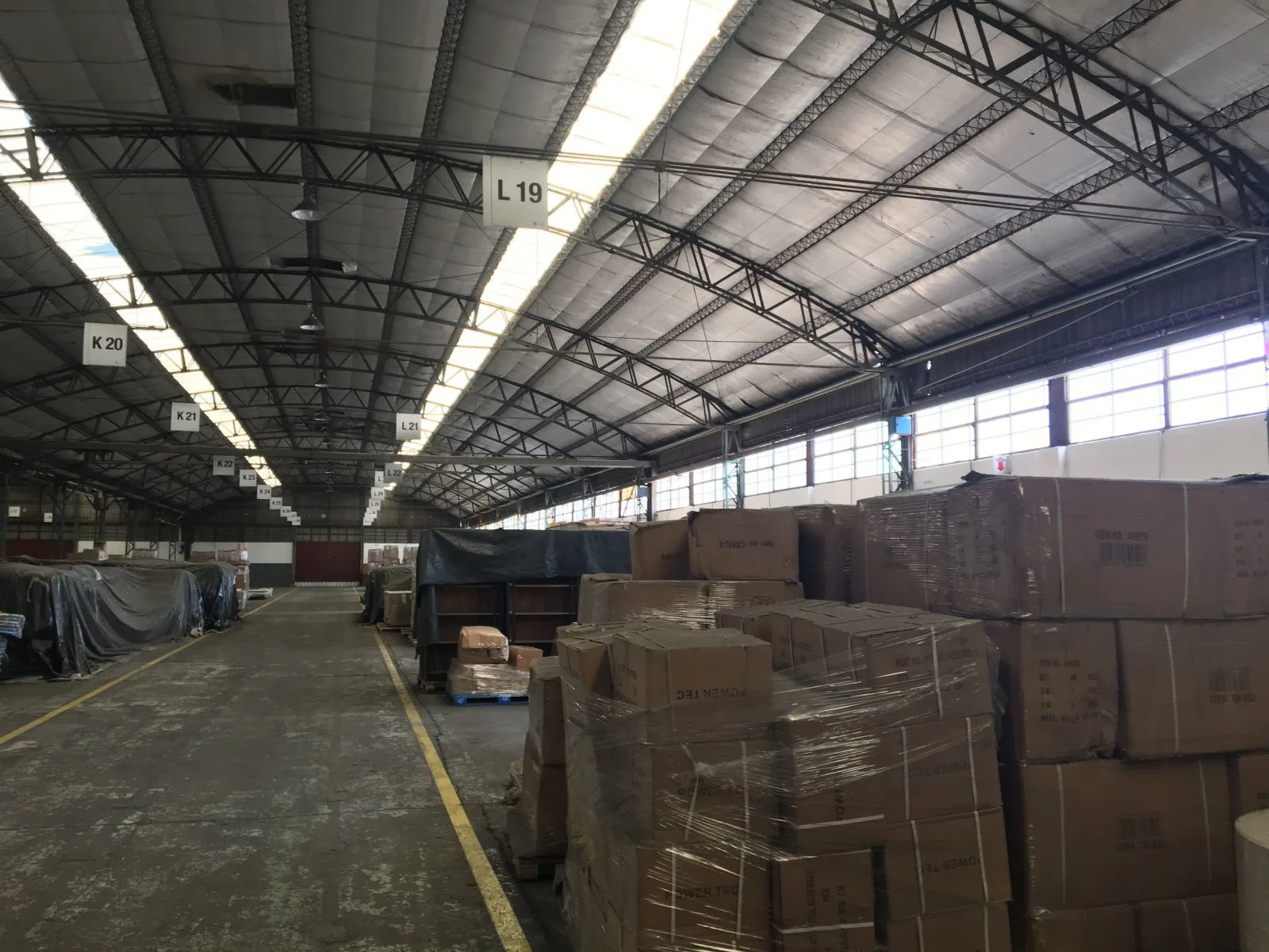 Depósito en alquiler 1700 m2 Acceso Oeste Luján foto 2