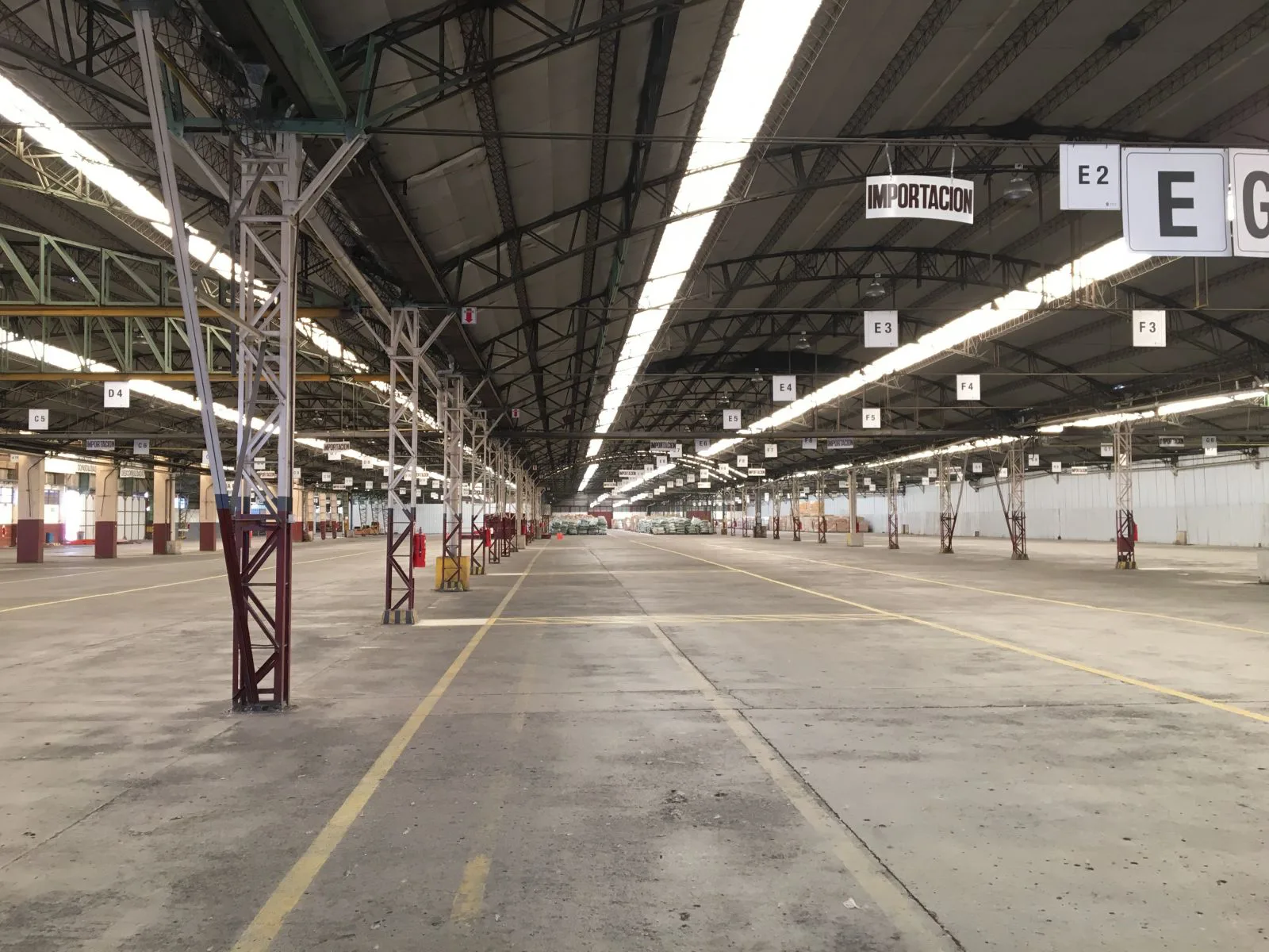 Depósito en alquiler 1700 m2 Acceso Oeste Luján foto 3